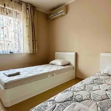Apartello Dolce 1 - Private In Near Marina Dinevi 公寓 *